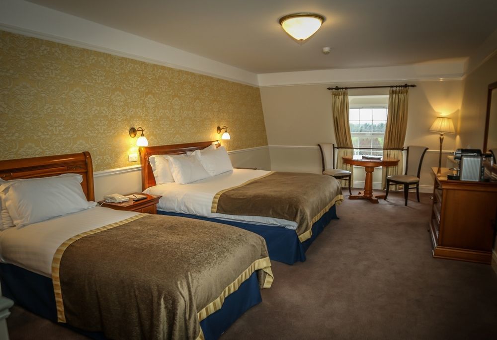 Celbridge Manor Hotel Buitenkant foto